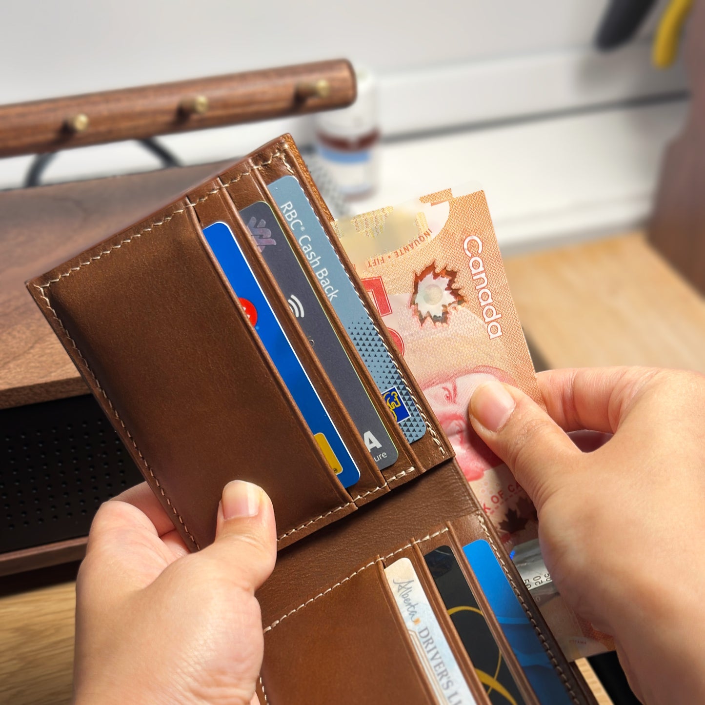 CLASSIC Bifold Leather Wallet