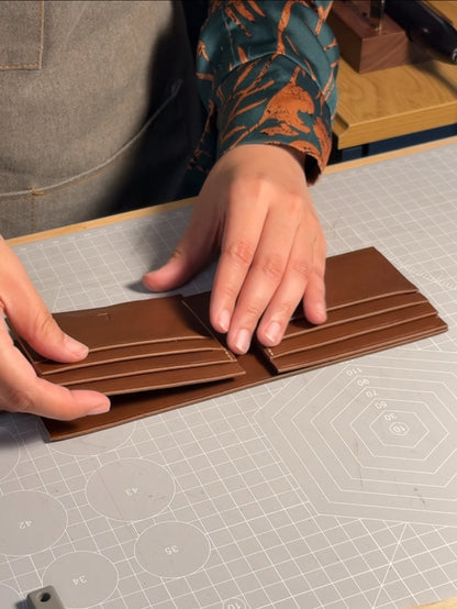 CLASSIC Bifold Leather Wallet